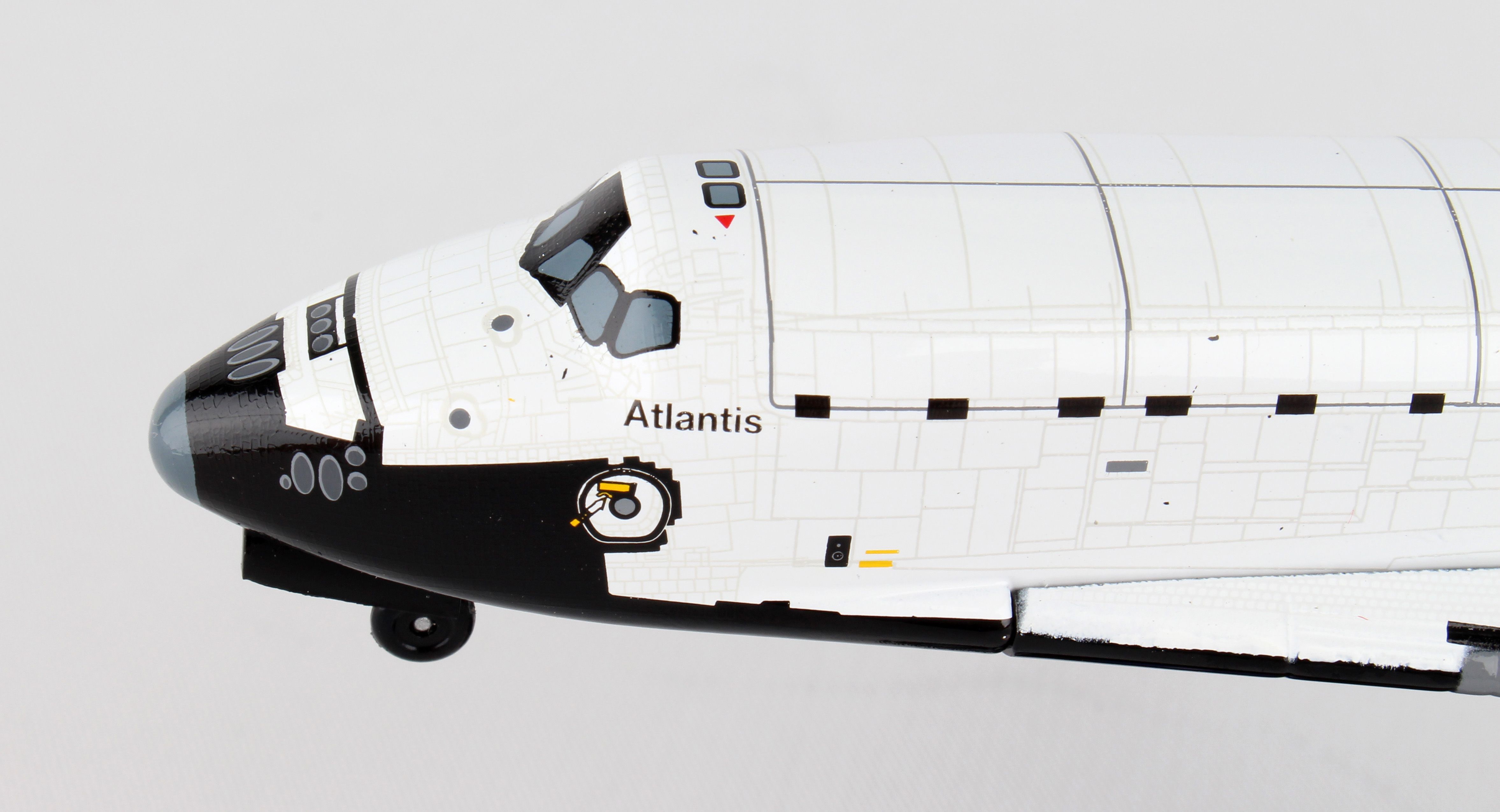 Rockwell International Space Shuttle Orbiter Atlantis 1/300 Scale