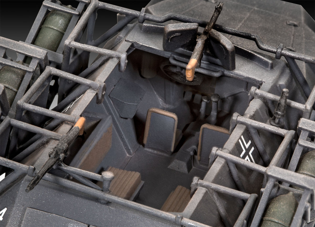 Sd.Kfz. 251/1 Ausf. C + Wurfr. 40 1/72 Scale Model Kit Interior Detail